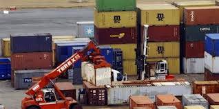 Spreader en mouvement à Port Saint Louis du Rhône