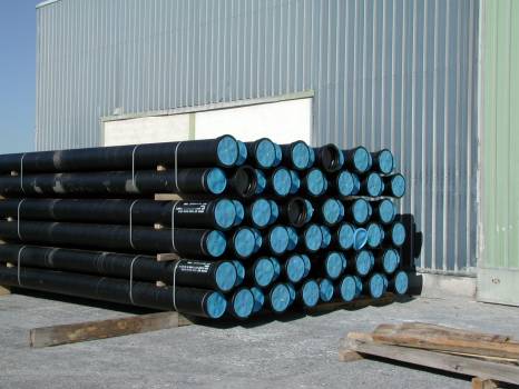 Chargement de tubes à Marseille/Fos