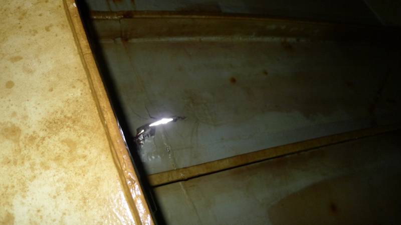 Expertise suite à un choc dans la cale d'un navire de commerce à Caronte dans les Bouches du Rhône