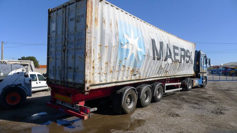 Expertise pour une compagnie maritime suite au renversement d'une remorque avec un container à Istres dans les Bouches du Rhône