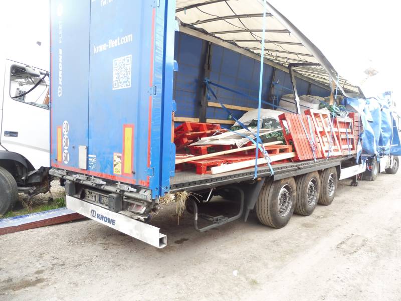 Expertise sur 26 palettes de bouteilles d'eau Perrier à Fos sur Mer dans les bouches du Rhône