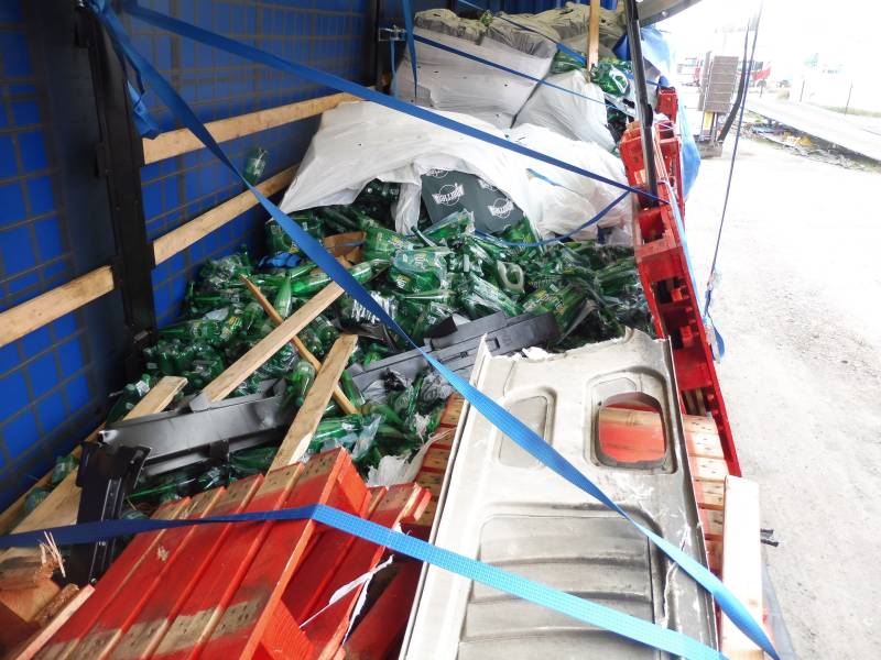 Expertise sur 26 palettes de bouteilles d'eau Perrier à Fos sur Mer dans les bouches du Rhône