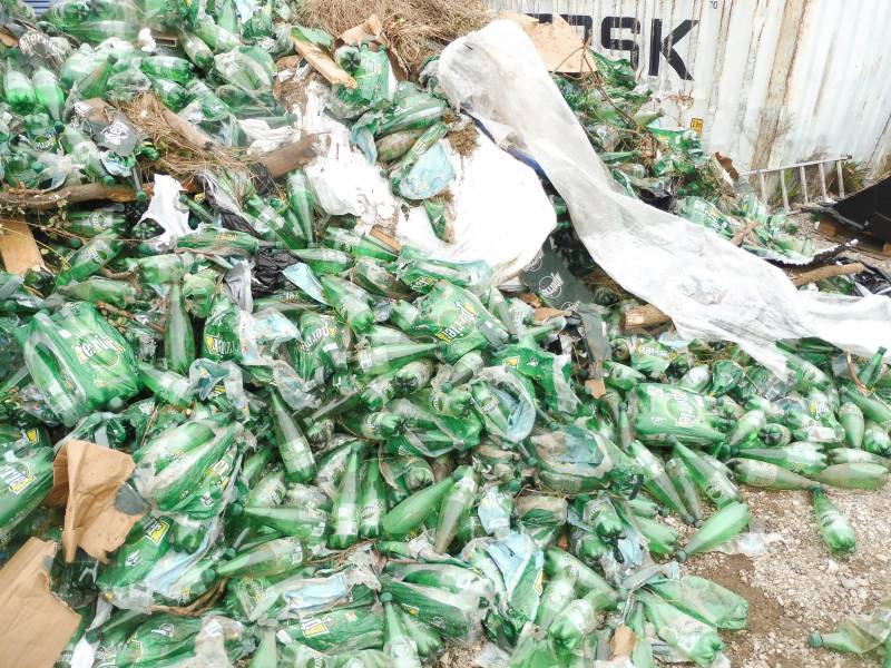 Expertise sur 26 palettes de bouteilles d'eau Perrier à Fos sur Mer dans les bouches du Rhône