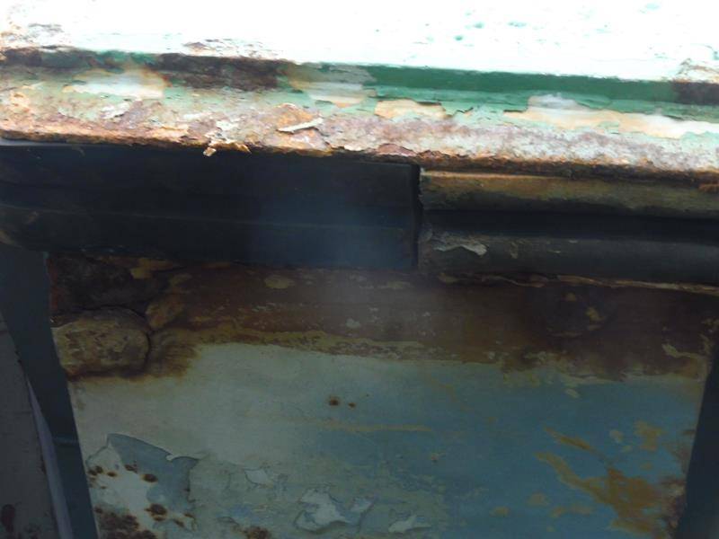 Inspection de panneaux de cales sur un navire de commerce à Fos-sur-Mer