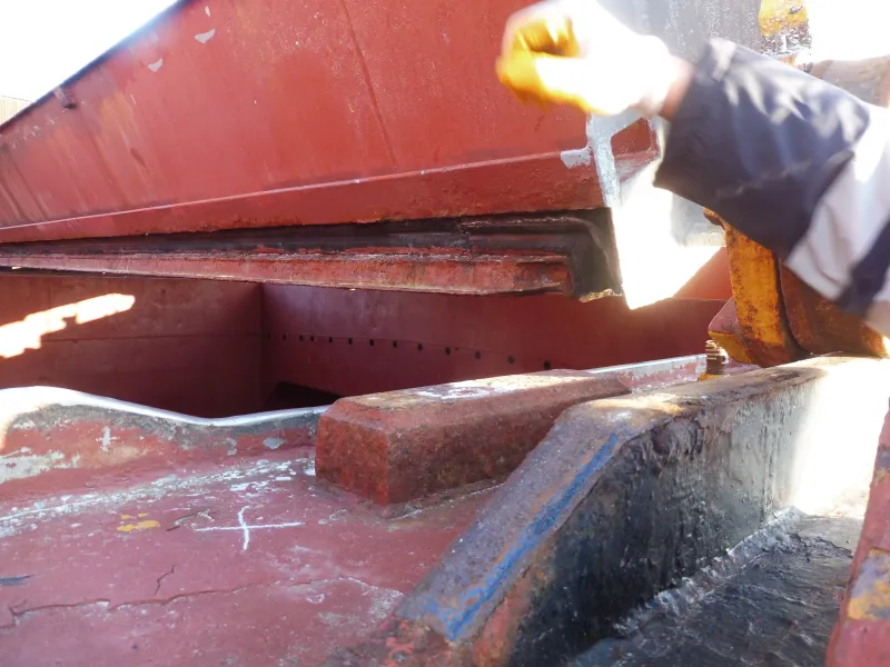 Mcl Surveys est capable de réaliser un test ultrason sur des panneaux de cales de navire / bateau.